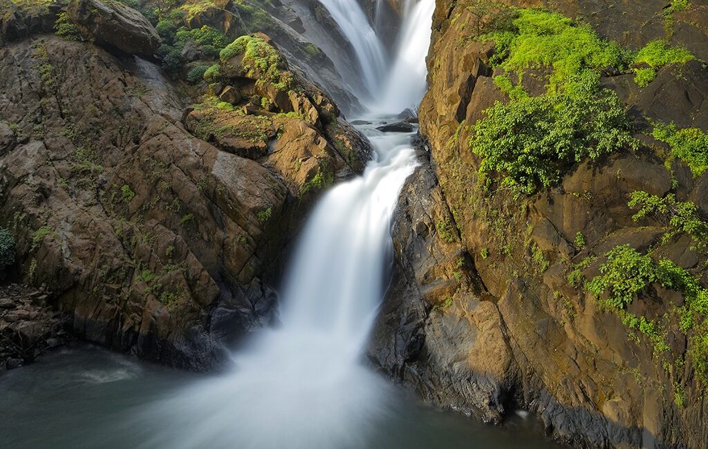 Featured image Goa Waterfalls e1734761427358