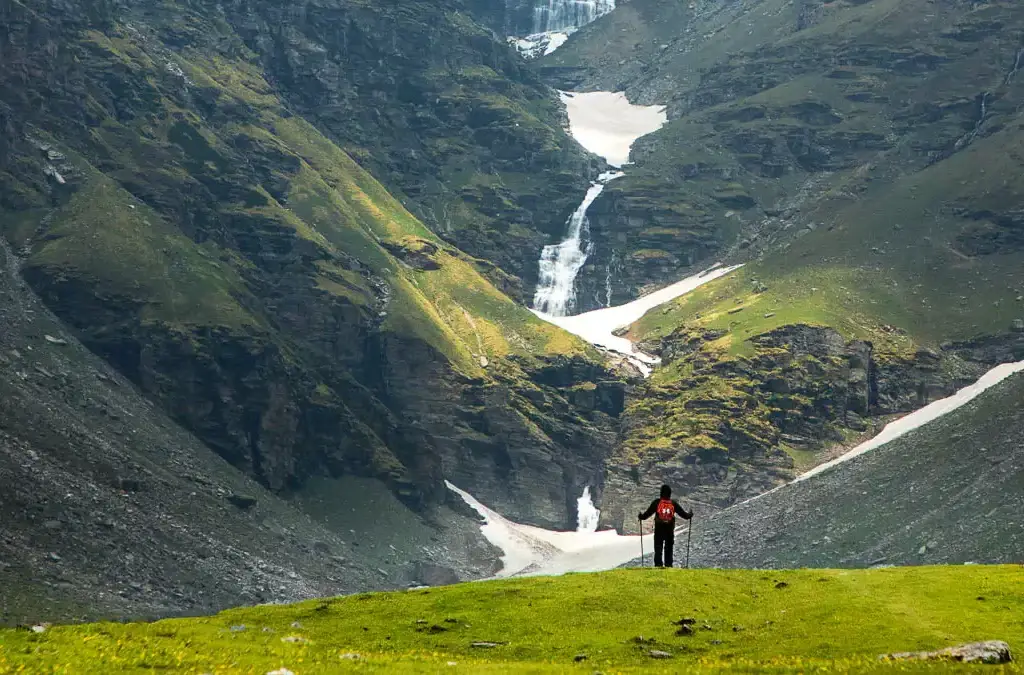 ZersyXUurf2G3NbA RupinPass RP Jothiranjan Trekkersontrail Rupinwaterfall Wallpaperpicture meadows 1 e1734283437194